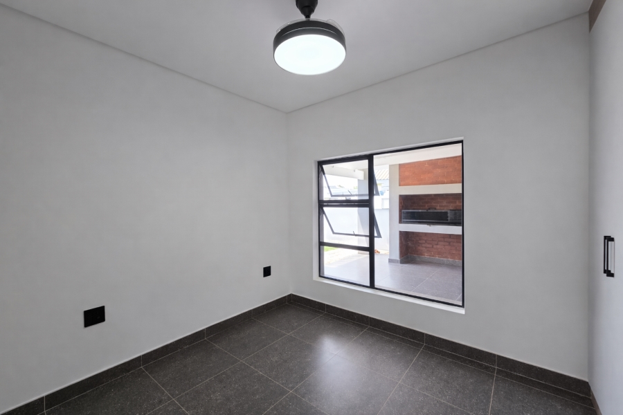 To Let 3 Bedroom Property for Rent in Melodie North West